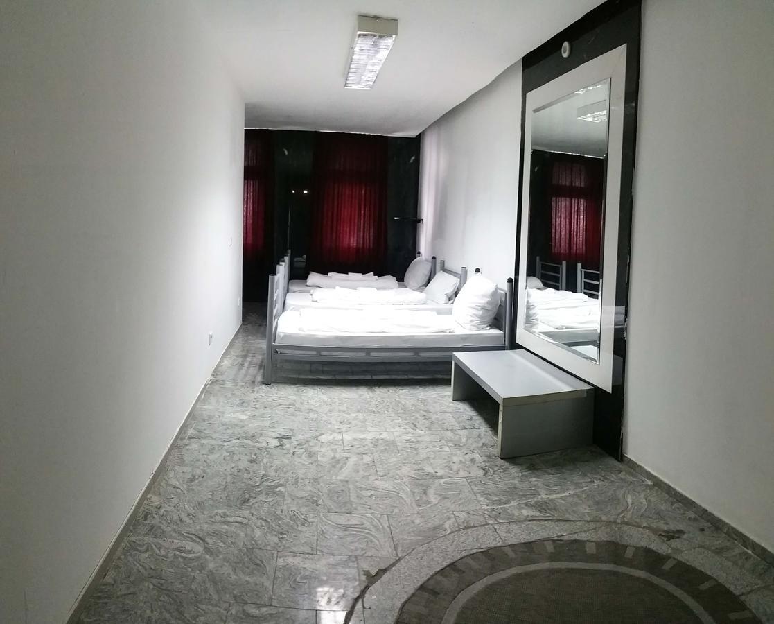Hotel Moji Koeln Sieversstrasse Exterior foto